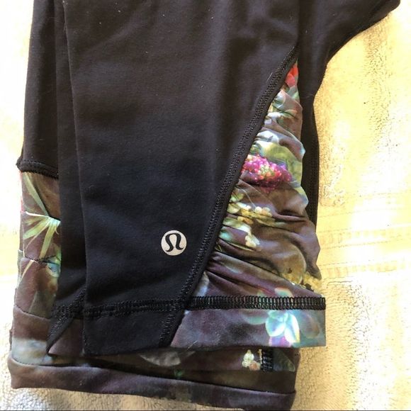 Lululemon crops size 6 - Picture 6 of 6